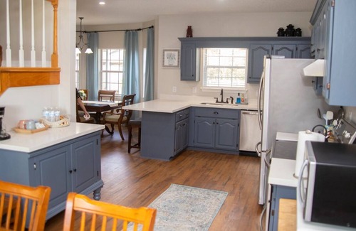 Gulf Breeze House | Beach Bound Family Getaway-5BR Newly Renovated, 15 mins from beaches