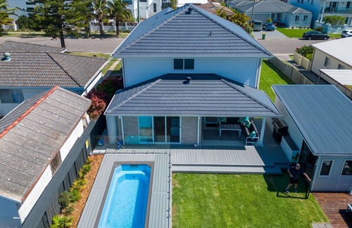 The Entrance North House | Beach Breeze Escape - The Entrance North