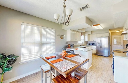 Ono Island House | Beach Bungalow + 10 Min to Beach