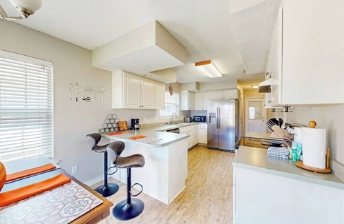 Ono Island House | Beach Bungalow + 10 Min to Beach