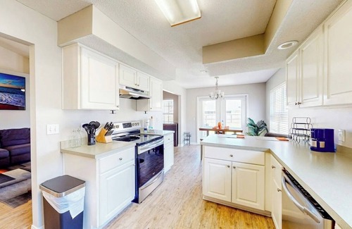 Ono Island House | Beach Bungalow + 10 Min to Beach