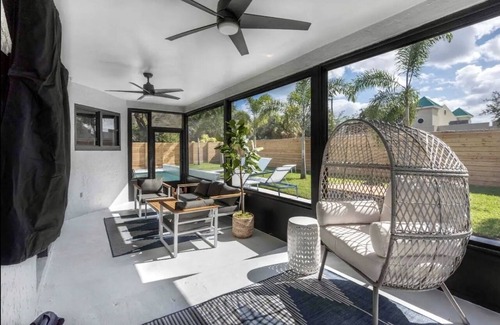 Lake Ida Shores House | Beach Bungalow Pool Home East Delray