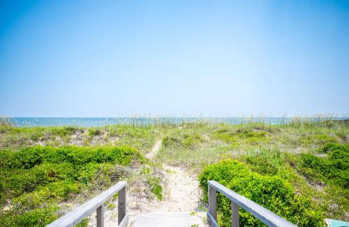 Caswell Beach House | Beach Buzz by Oak Island Accommodations