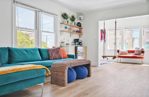 Surf City House | Beach Cake! 2nd row, small ocean views! Beach access across the street!