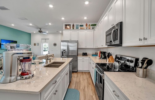West Kissimmee Cottage | Beach-Chic, Margaritaville Cottage w/Private Pool!