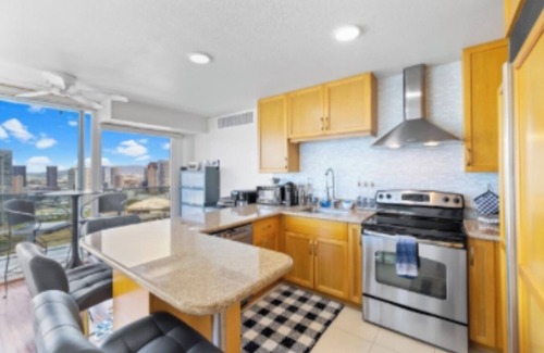 Ala Moana Condo | Beach, City lights and Mountain Views 180 degrees view & centrally located