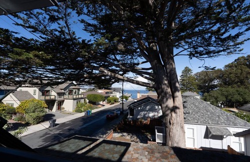 Pacific Grove House | Beach Club - Pacific Grove Beach House - Sand and Sea