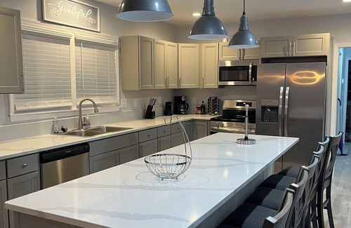 Sneads Ferry Cottage | Beach Coastal Bliss New 3-bedroom/2-baths sleeping 10 cottage by the beach!