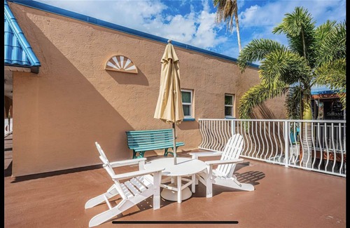 North Redington Beach Condo | Beach Condo Getaway