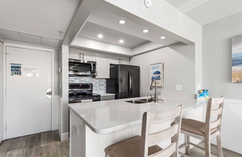 Hutchinson Island South Apartment | Beach Condo/High-End Finishes/Island Beach Resort/No Cleaning Fee/Condo 101
