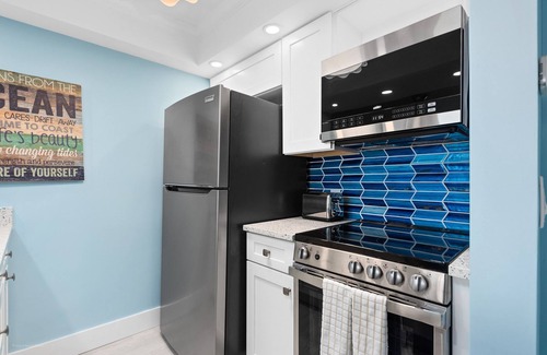 Hutchinson Island South Condo | Beach Condo/High-End Finishes/Island Beach Resort/No Cleaning Fee/Condo 208