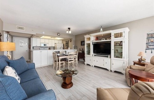 Hutchinson Island South Apartment | Beach Condo/Island Beach Resort/No Cleaning Fee/Condo 401