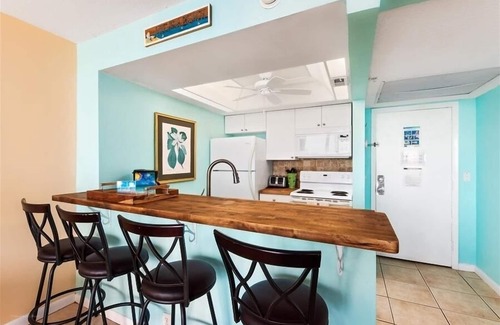 Hutchinson Island South Apartment | Beach Condo/Island Beach Resort/No Cleaning Fee/Condo 206