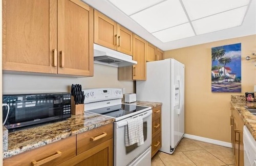 Hutchinson Island South Condo | Beach Condo/Island Beach Resort/No Cleaning Fee/Condo 301