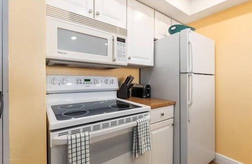 Hutchinson Island South Apartment | Beach Condo/Island Beach Resort/No Cleaning Fee/Condo 407