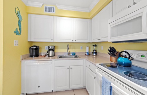 Whitney Beach Condo | Beach Condo: Open Tomorrow - Thursday, $175/nt + Fees!