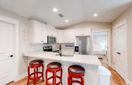 Dauphin Island Apartment | Beach Cottage East