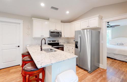 Dauphin Island Apartment | Beach Cottage East