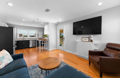 Gulf Shores Cottage | Beach Cottage - excellent Gulf Shores location with easy beach access