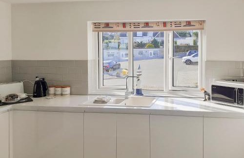 Benllech House | Beach Cottage