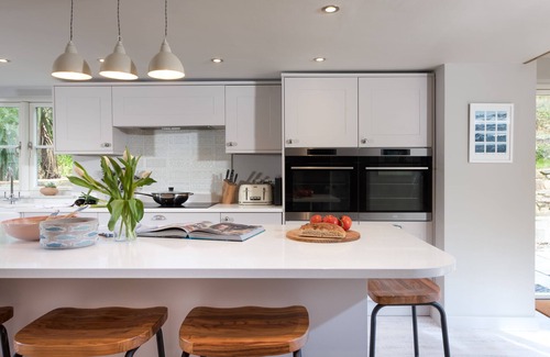 St. Agnes Cottage | Beach Cottage is a traditional stone cottage, just 100 yards from the breath-taking Trevaunance Cove