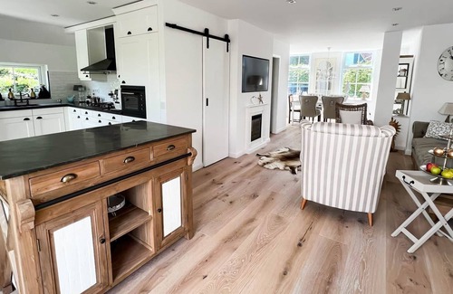 Heel House | Beach Cottage