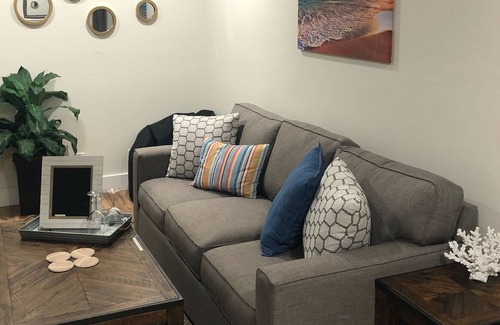 Huntington Beach Cottage | Beach Cottage with A/C, pet friendly, walk to sand