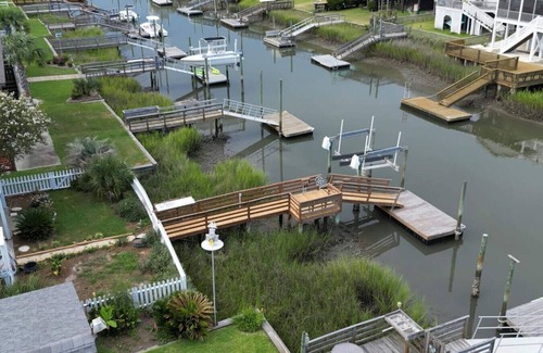 Ocean Isle Beach Cottage | Beach Cottage OIB: a short walk to the beach