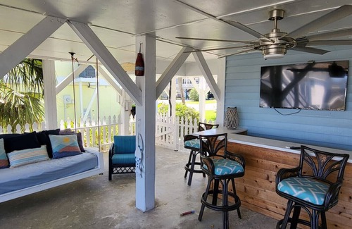 Ocean Isle Beach Cottage | Beach Cottage OIB: a short walk to the beach
