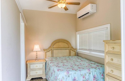 Baiting Hollow Villa | Beach cottage villa