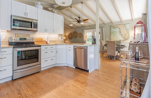 Summerplace House | Beach cottage Wabasso beach area, 1 min walk to private beach, off season rates