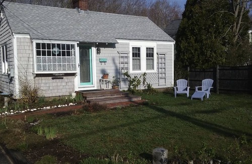 Kennebunk Cottage | Beach Cottage within walking distance to shops and restaurants, 2 miles to beach