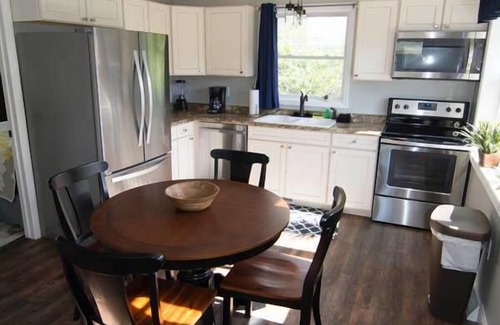 Lake George Cottage | Beach Cottages at Lake George