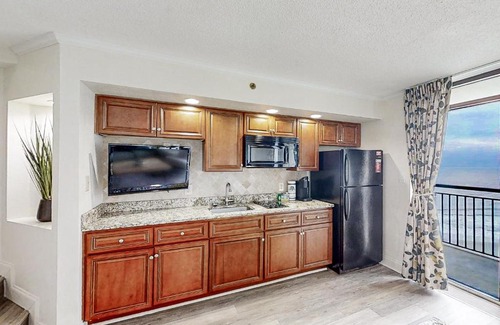 Windy Hill Hotel | Beach Cove 1215