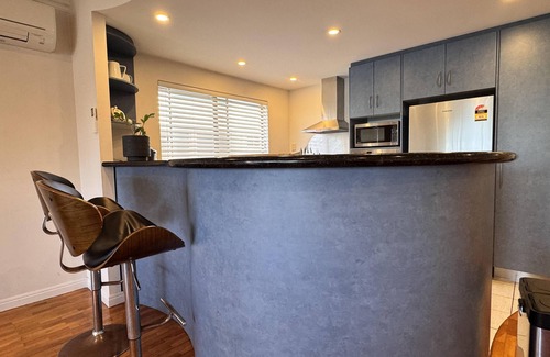 North Ward Apartment | Beach Days Townsville - Spacious Strand Apart. - Beach Days Townsville - Spacious Strand Apart.