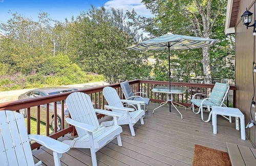 York Beach House | Beach Daze - Charming 2-Bedroom Cottage in York, Southern Maine Coast
