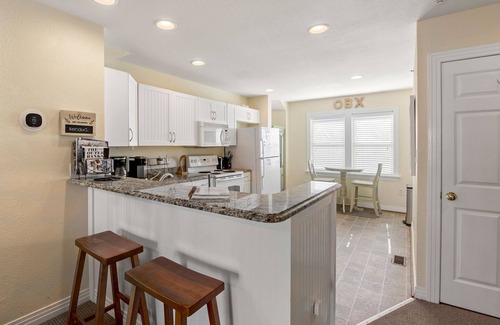 Bermuda Bay House | Beach Daze: Shared Pool with Lazy River | Dogs OK
