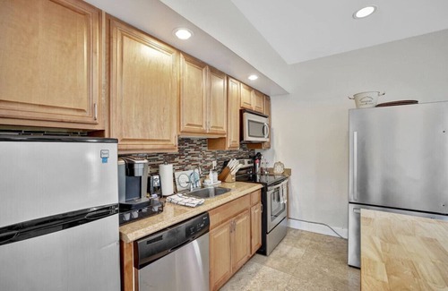 Lauderdale-by-the-Sea House | Beach Duplex - 3br/5ba Manor w/Heated Pool