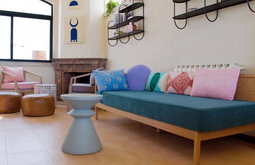 Praia das Macas House | Beach Escape in Algarve! Pet-friendly Hotel with Free Parking, Near Maçãs Beach!