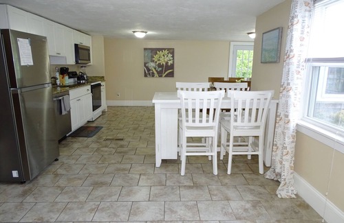 Dennis Port House | Beach family gateway, modern 5BR, walk to the beach, big yard, firepit