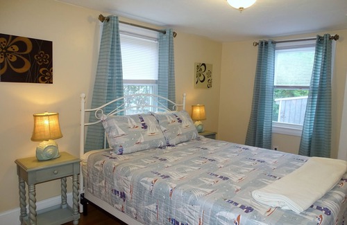 Dennis Port House | Beach family gateway, modern 5BR, walk to the beach, big yard, firepit