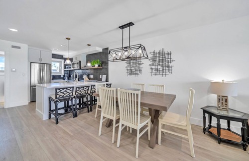 Avalon Beach Estates House | Beach Front 5/4 Bedrooms/5 Beds/3.5 Baths/Sleeps 10/Private Beach!