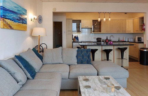 Tywyn Apartment | Beach Front Apartment in Tywyn