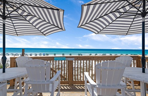 Crystal Beach House | ⚓BEACH FRONT- Beach Chairs Capri by the Gulf 101
