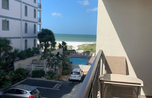 Belle Vista Condo | BEACH FRONT CONDO. TOES IN THE SAND. FAMILY FRIENDLY!