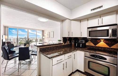 Hollywood South Central Beach Condo | Beach Front Condo in Hollywood Beach! | 2 Bed + 2Bath