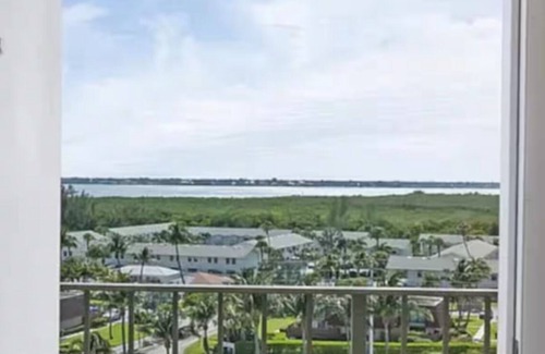 Hutchinson Island South Apartment | Beach Front Condo with Breathtaking Views