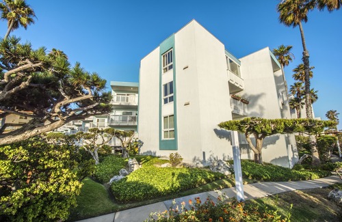 South Redondo Condo | Beach Front Condo - Min 60 Day Stay
