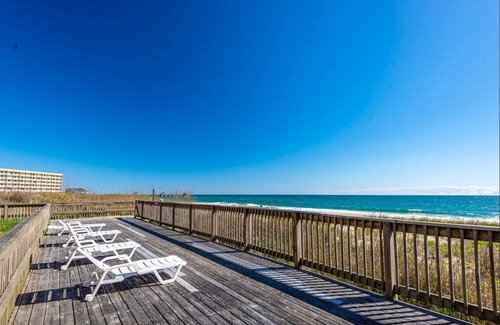 South Nags Head Condo | Beach Front Cozy Condo