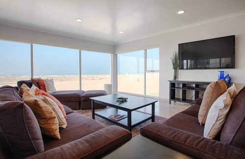 Marina Peninsula Villa | Beach Front Dream 2 Story Condo!